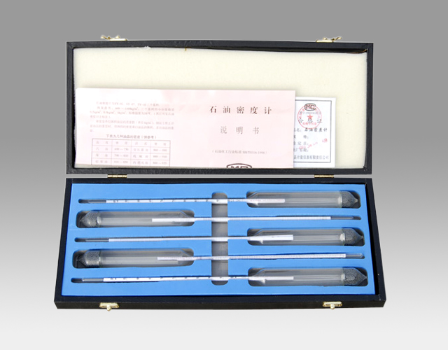 精確測(cè)量:石油密度計(jì)在石油化工行業(yè)中的應(yīng)用